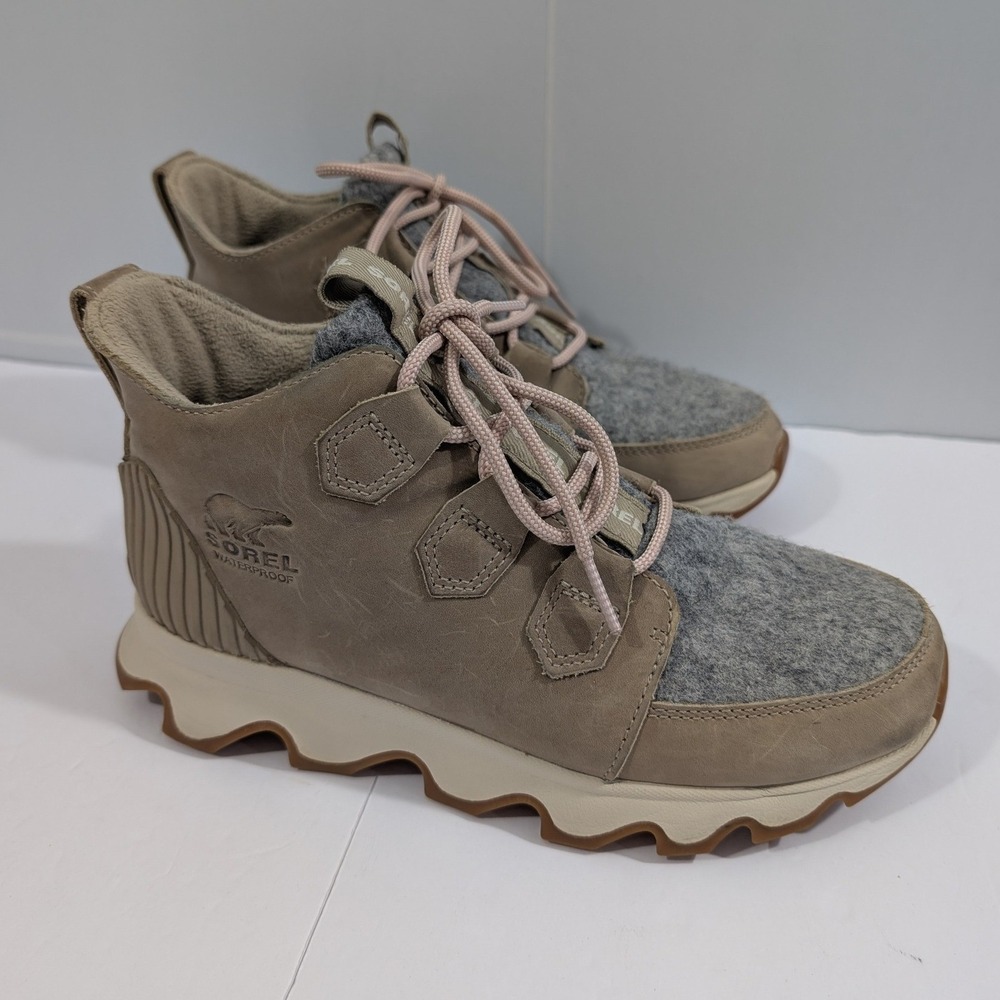 Sorel Kinetic Short Waterproof Boots Size 7.5 Taupe Suede Felt Ankle Sneaker
